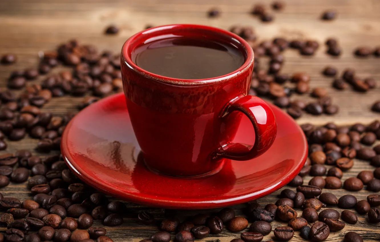 Фото обои кофе, чашка, напиток, красная, блюдце, зёрна, боке, крупным планом