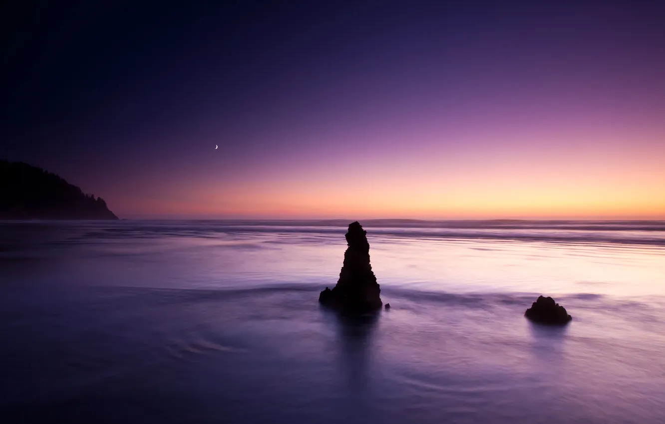Фото обои пляж, небо, закат, ночь, камни, луна, вечер