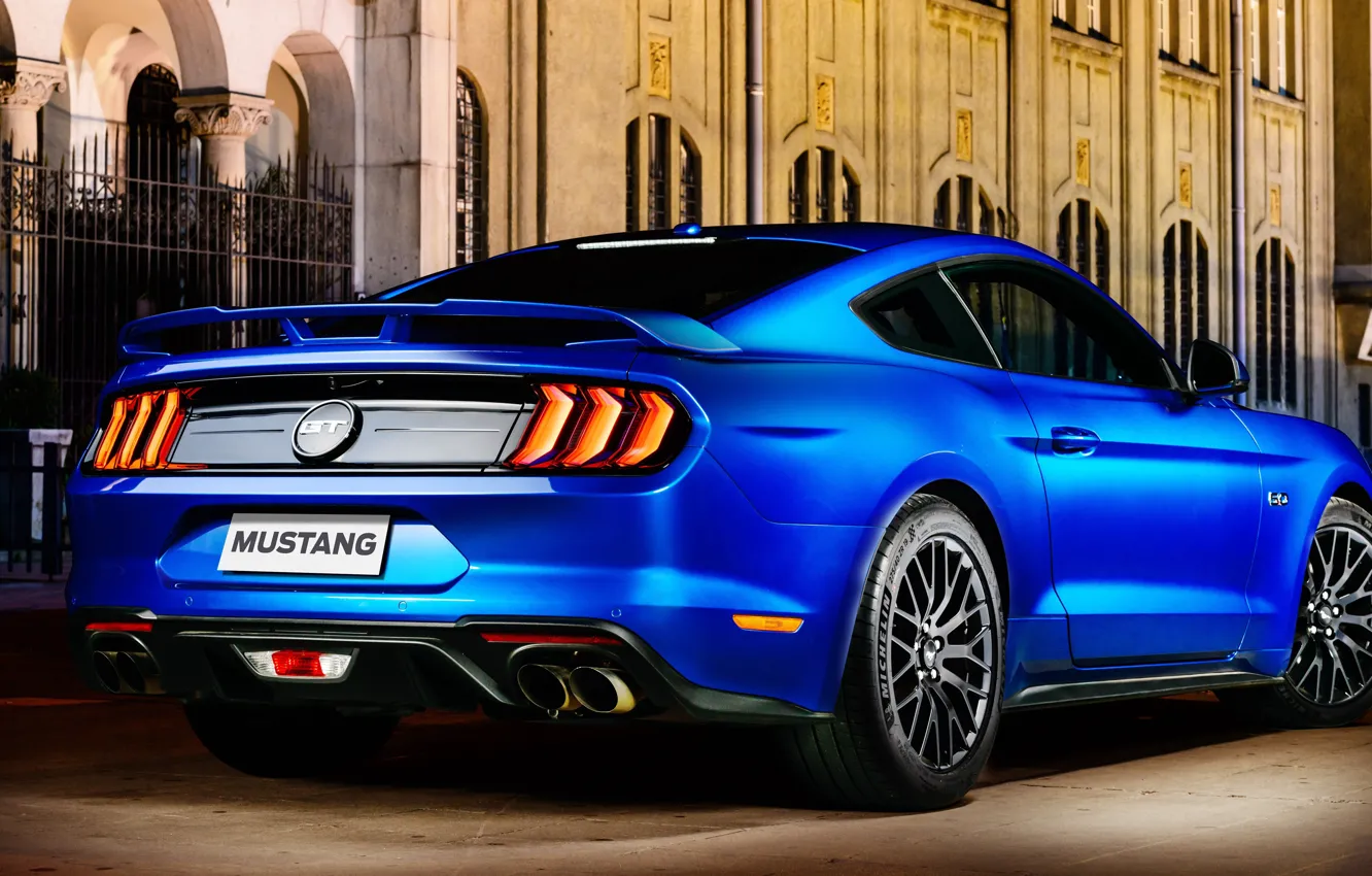 Фото обои синий, Ford, вид сзади, Fastback, 2018, Mustang GT