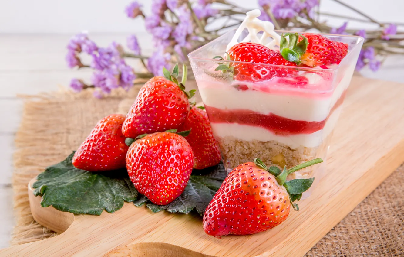 Фото обои ягоды, клубника, красные, fresh, десерт, wood, спелая, sweet