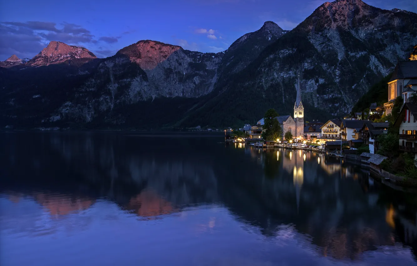 Фото обои лес, горы, озеро, скалы, дома, вечер, Австрия, Hallstatt