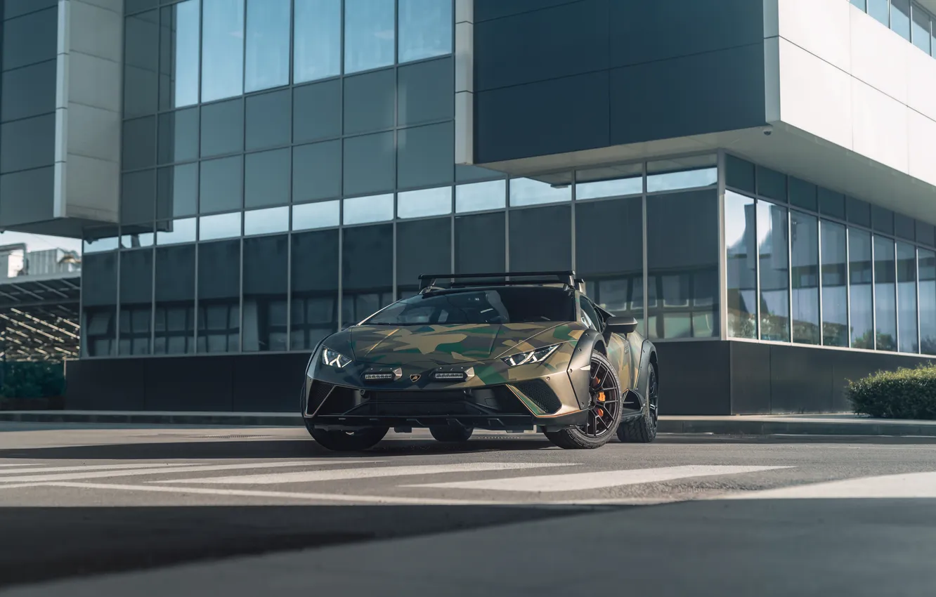 Фото обои Lamborghini, Huracan, 2024, Lamborghini Huracán Sterrato All-Terrain Ad Person