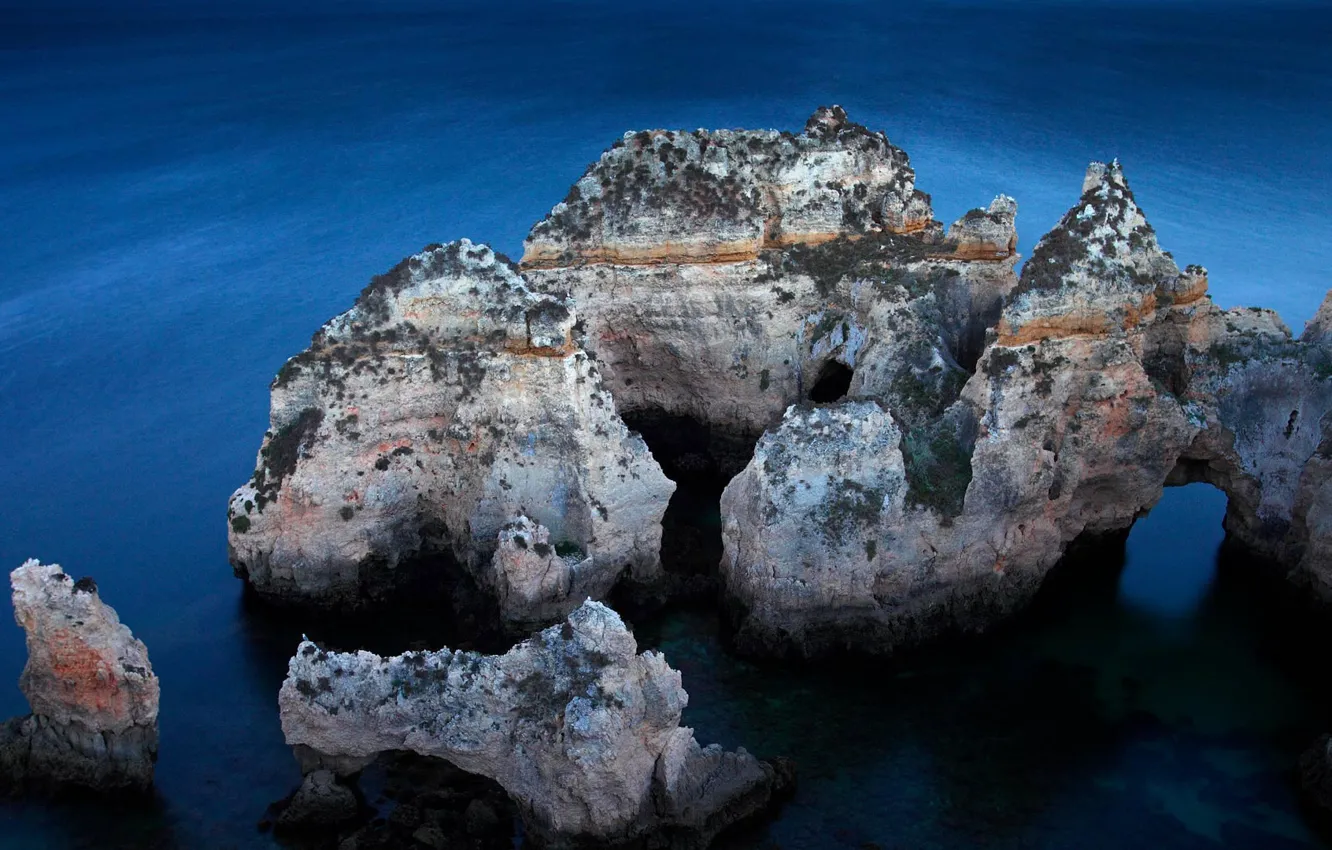Фото обои море, скалы, Португалия, мыс, Понта-да-Пьедаде