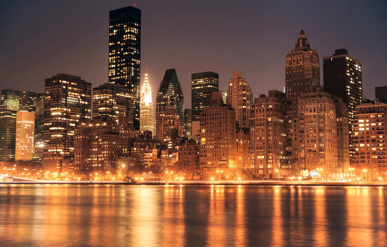 Фото обои вода, свет, город, огни, блики, отражение, здания, Нью-Йорк