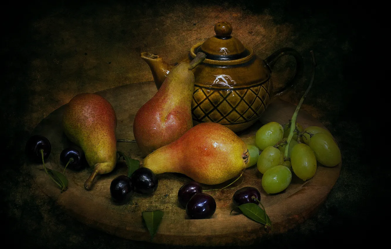 Фото обои стиль, чайник, виноград, груши, черешня