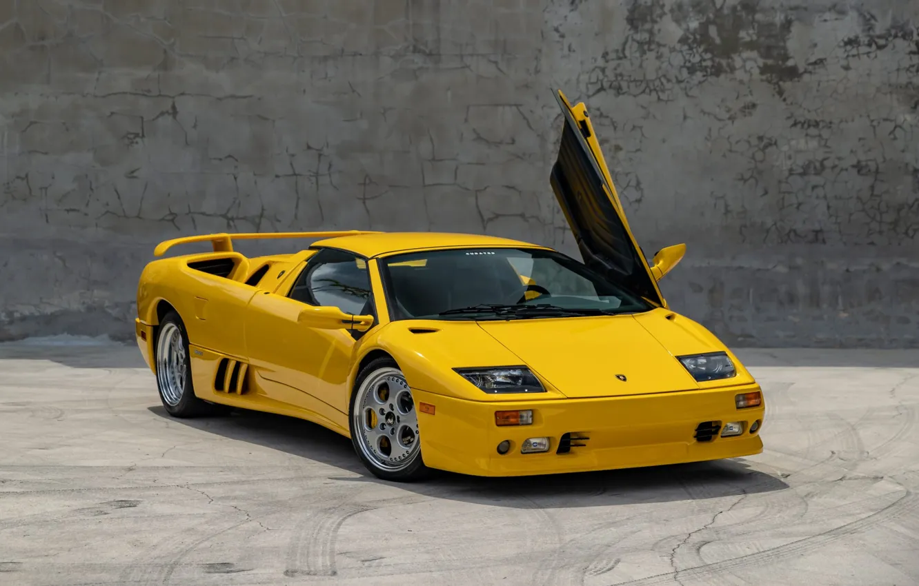 Фото обои Lamborghini, yellow, Diablo, lambo door, Lamborghini Diablo VT Roadster