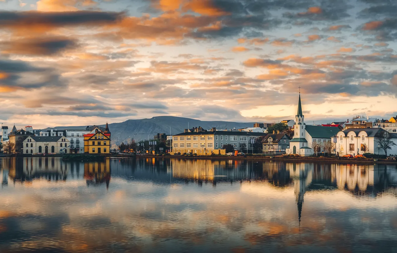 Фото обои озеро, пруд, отражение, здания, дома, панорама, Исландия, Iceland