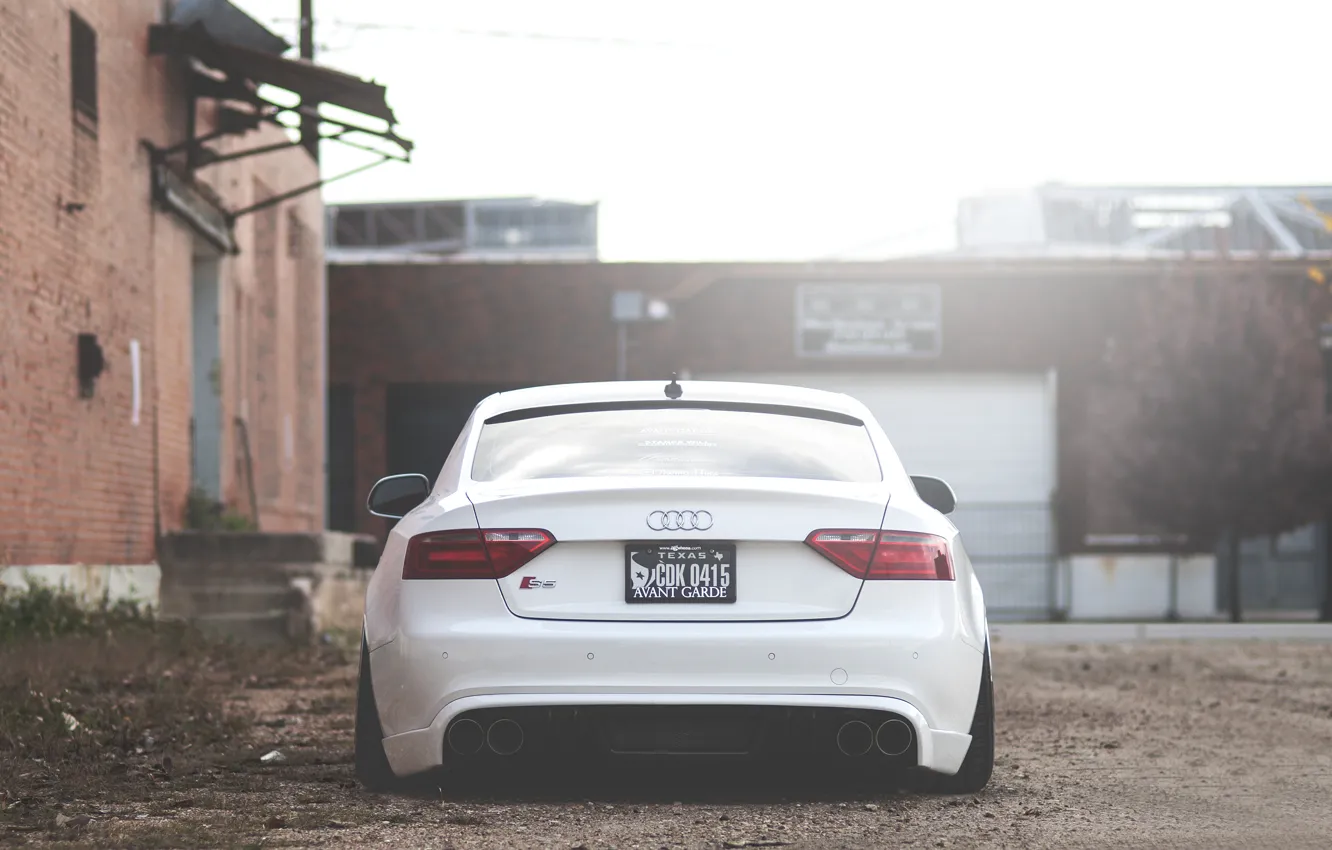 Фото обои Audi, white, rear, low, stance