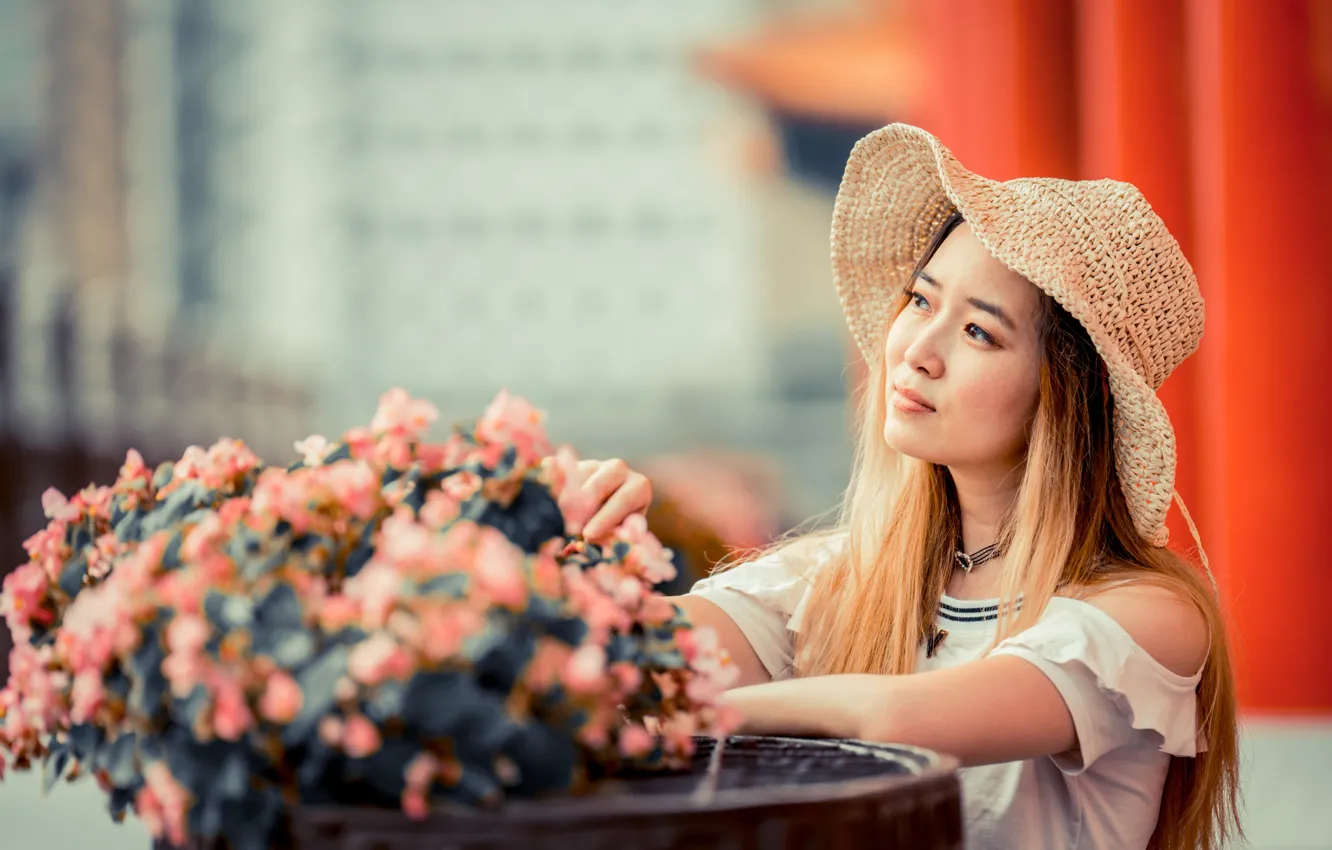 Фото обои девушка, цветы, букет, шляпа, азиатка, милашка, боке