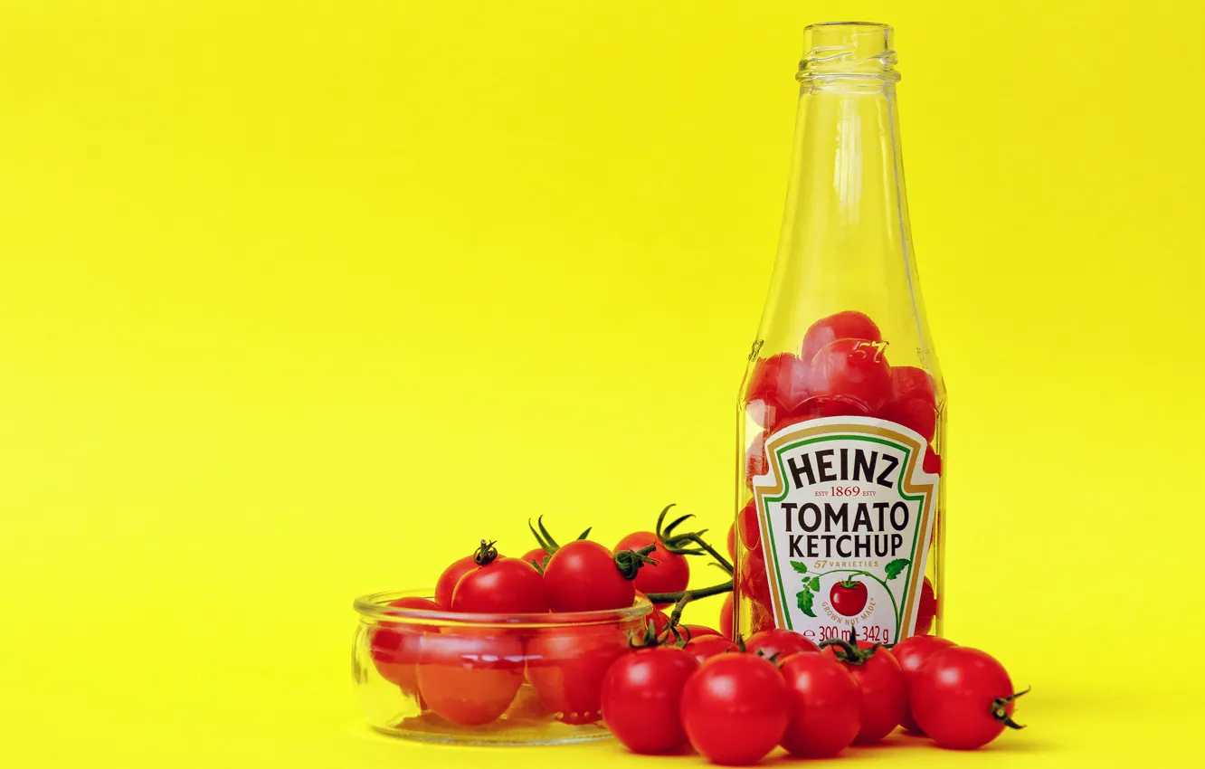 Фото обои чаша, бутылки, помидоры, кетчуп, Heinz