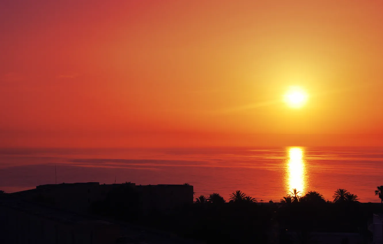 Фото обои море, небо, вода, солнце, лучи, закат, оранжевый, красный