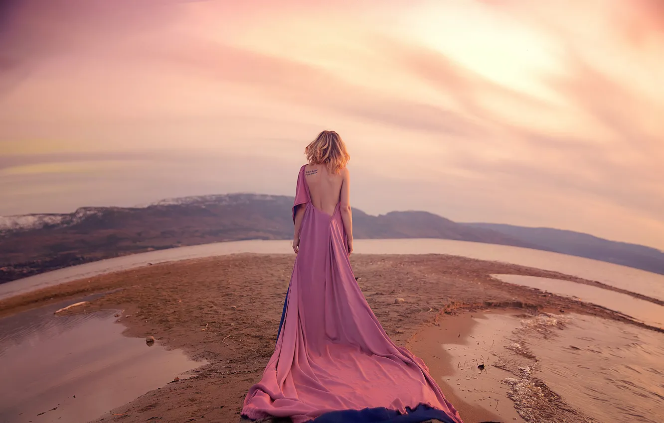 Фото обои песок, вода, девушка, спина, платье, тату, Lichon, Lost Sky