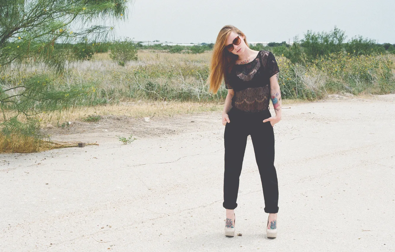 Фото обои girl, woman, model, tattoo, redhead, glasses, tattoos, Hattie Watson
