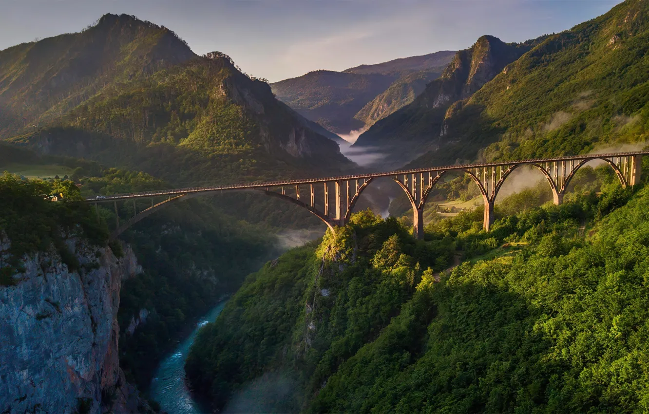Фото обои green, river, landscape, bridge, hills, canyon, valley
