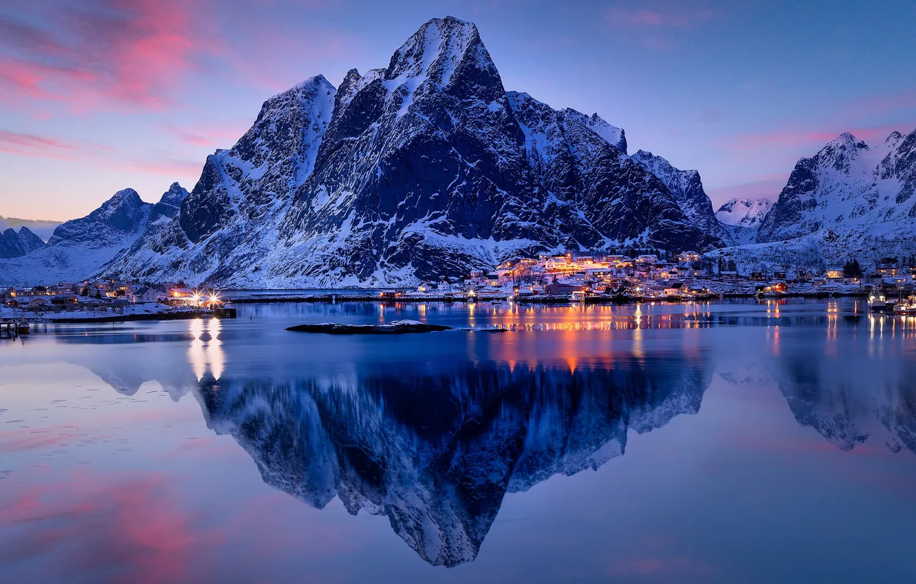 Фото обои зима, небо, вода, снег, горы, огни, отражение, синева