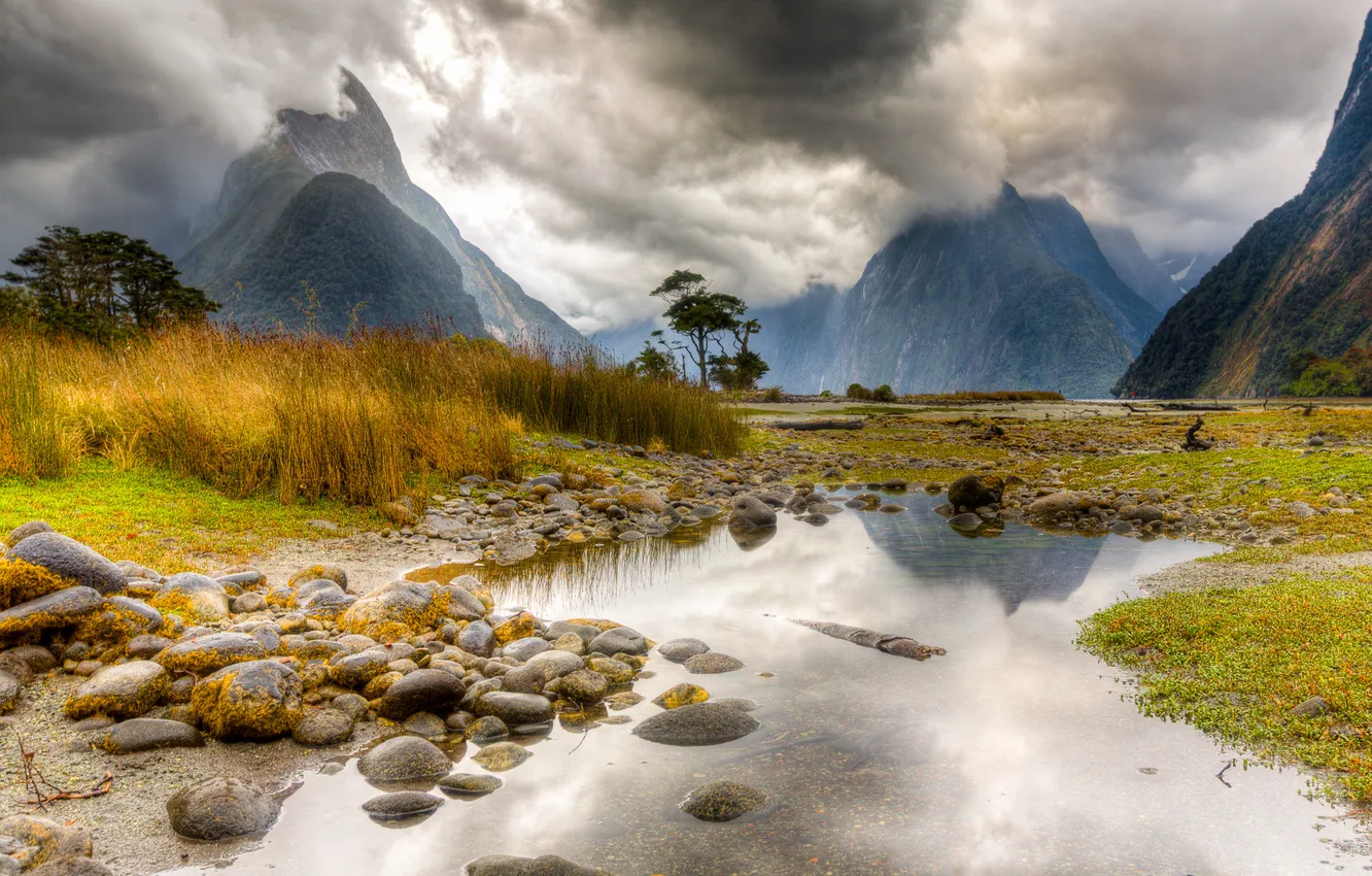 Фото обои осень, трава, вода, горы, тучи, камни, Новая Зеландия