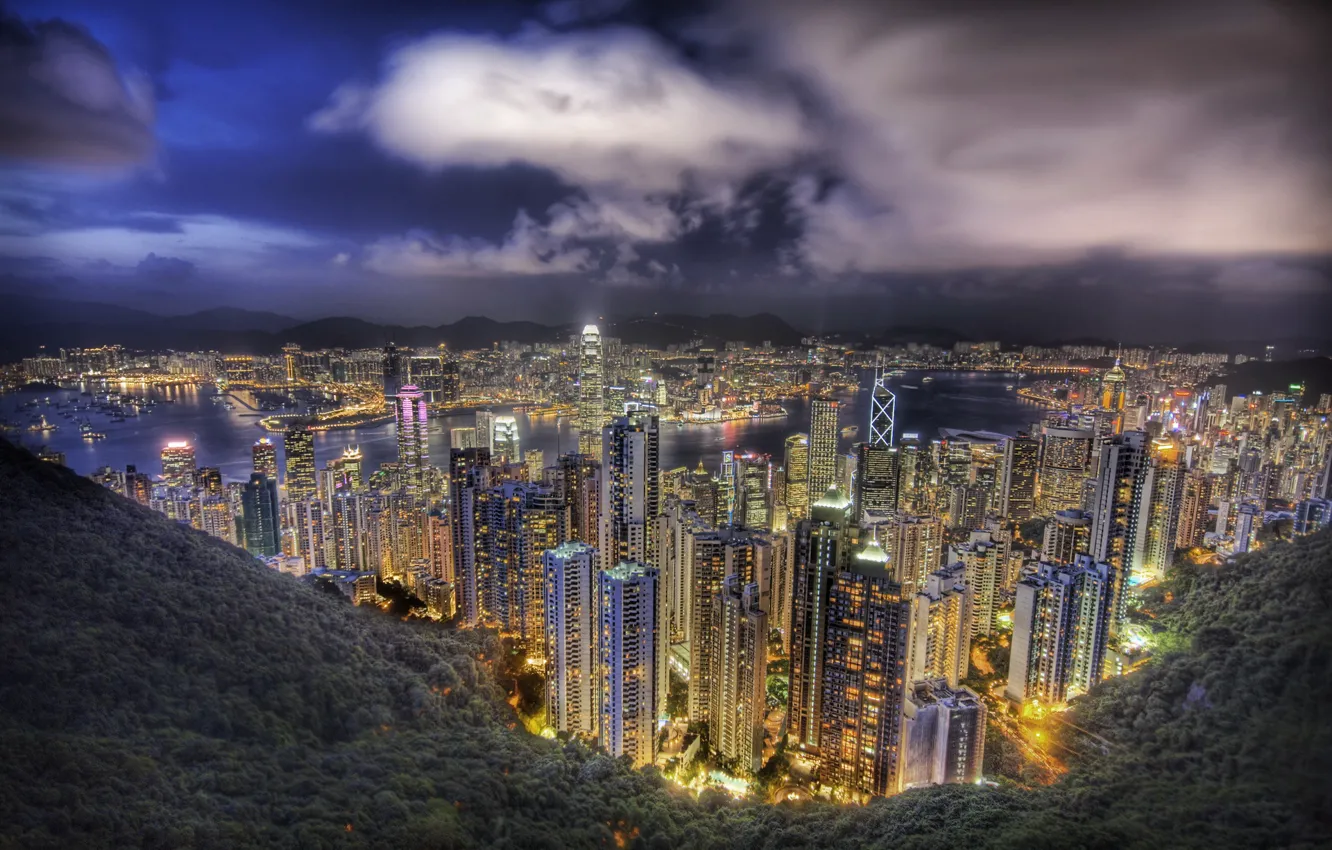 Фото обои небо, огни, Гонконг, небоскребы, долина