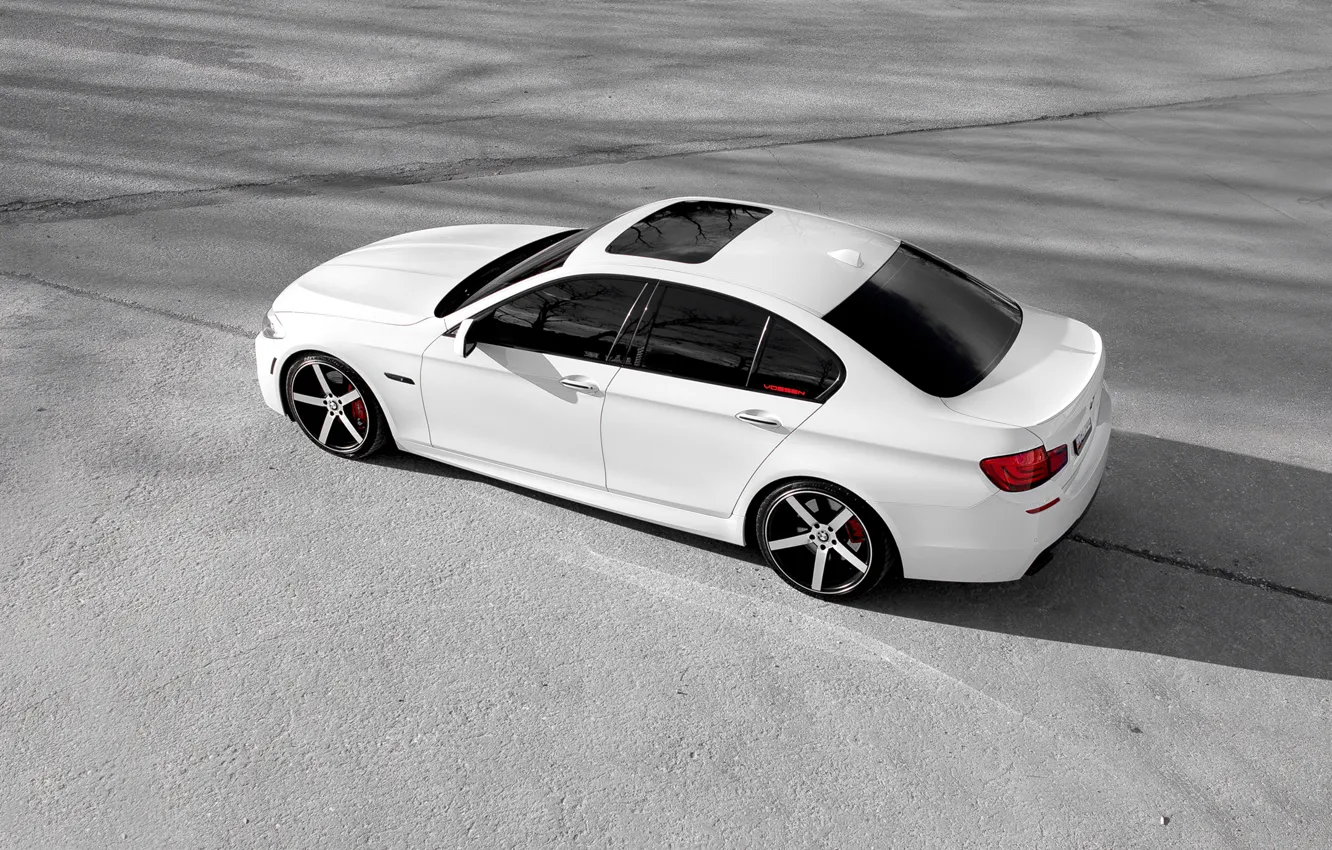 Фото обои BMW, white, wheels, F10, 5 Series, Vossen