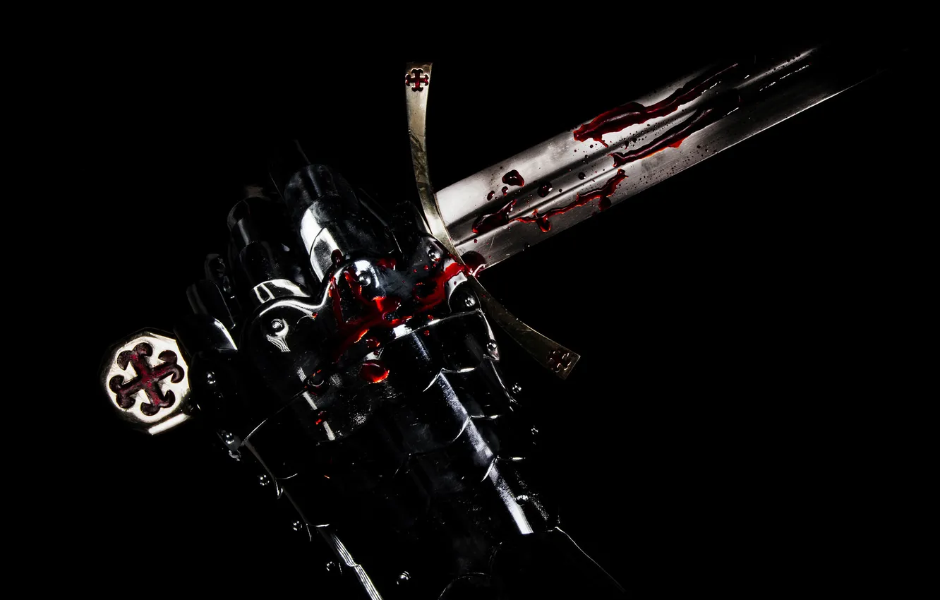 Фото обои фон, кровь, рука, меч, доспехи