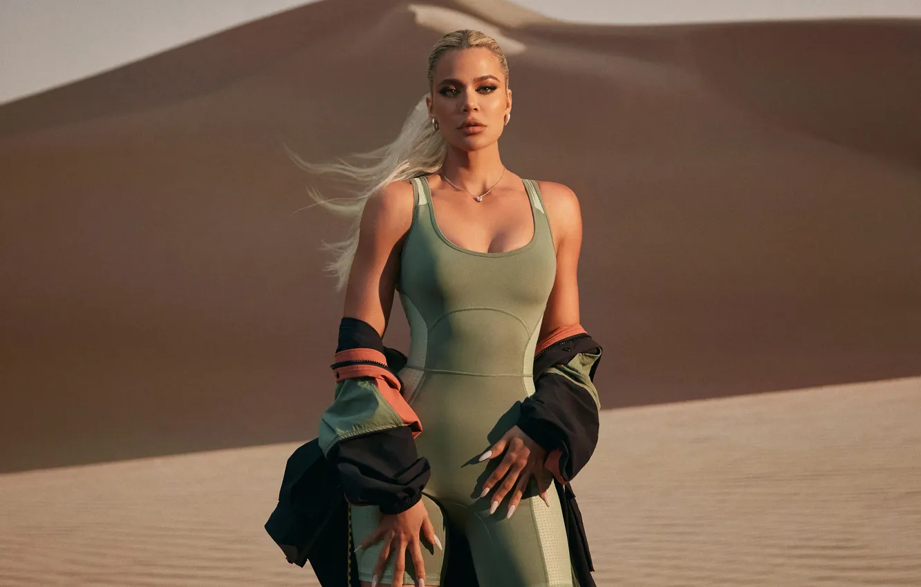 Фото обои Open, Khloe Kardashian, Fabletics, Onesie