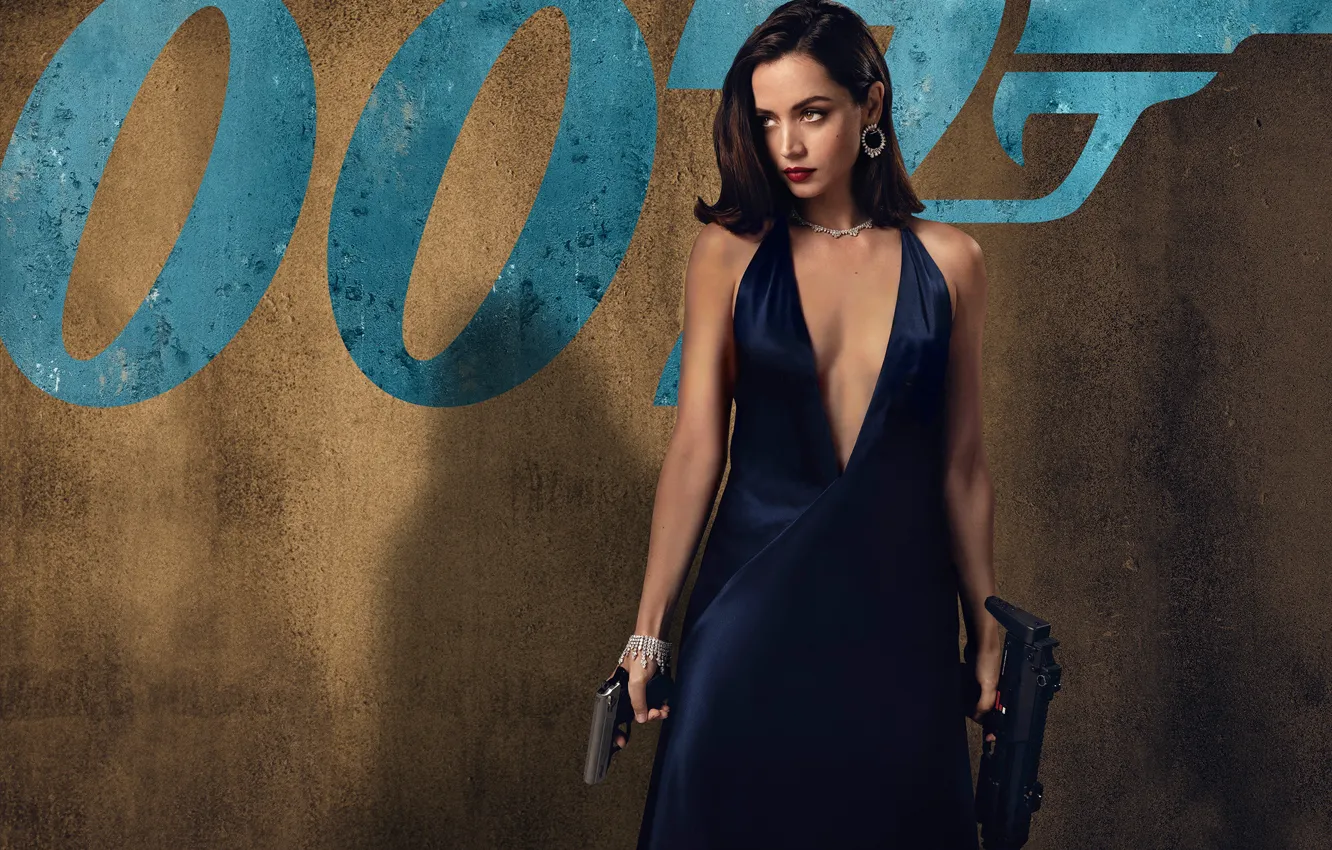 Фото обои девушка, пистолет, платье, актриса, красотка, агент 007, Ana de Armas, No Time To Die