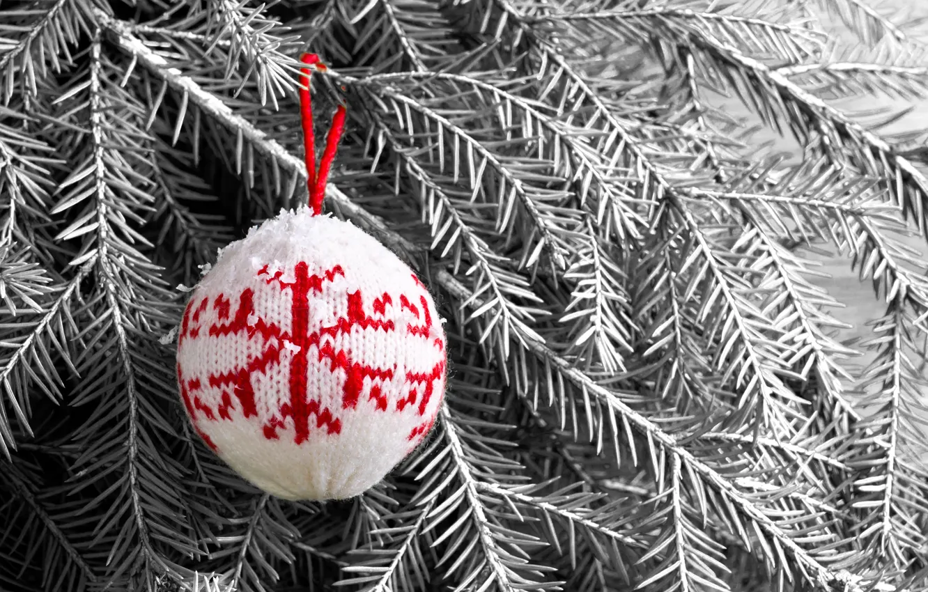 Фото обои снег, украшения, шары, игрушки, елка, шерсть, Новый Год, Рождество