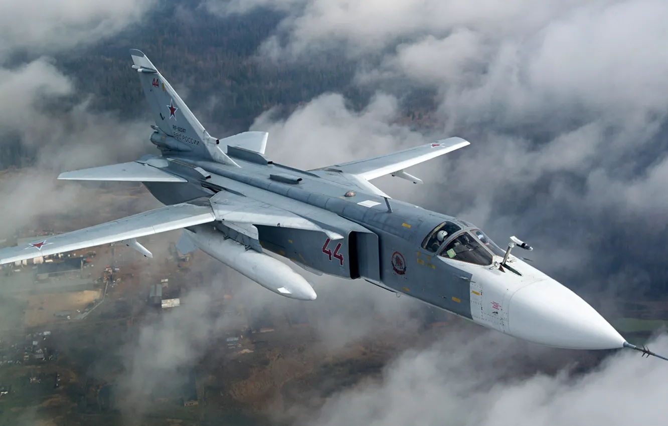 Фото обои с крылом изменяемой стреловидности, Су-24М, российский тактический фронтовой бомбардировщик, Модернизированный бомбардировщик