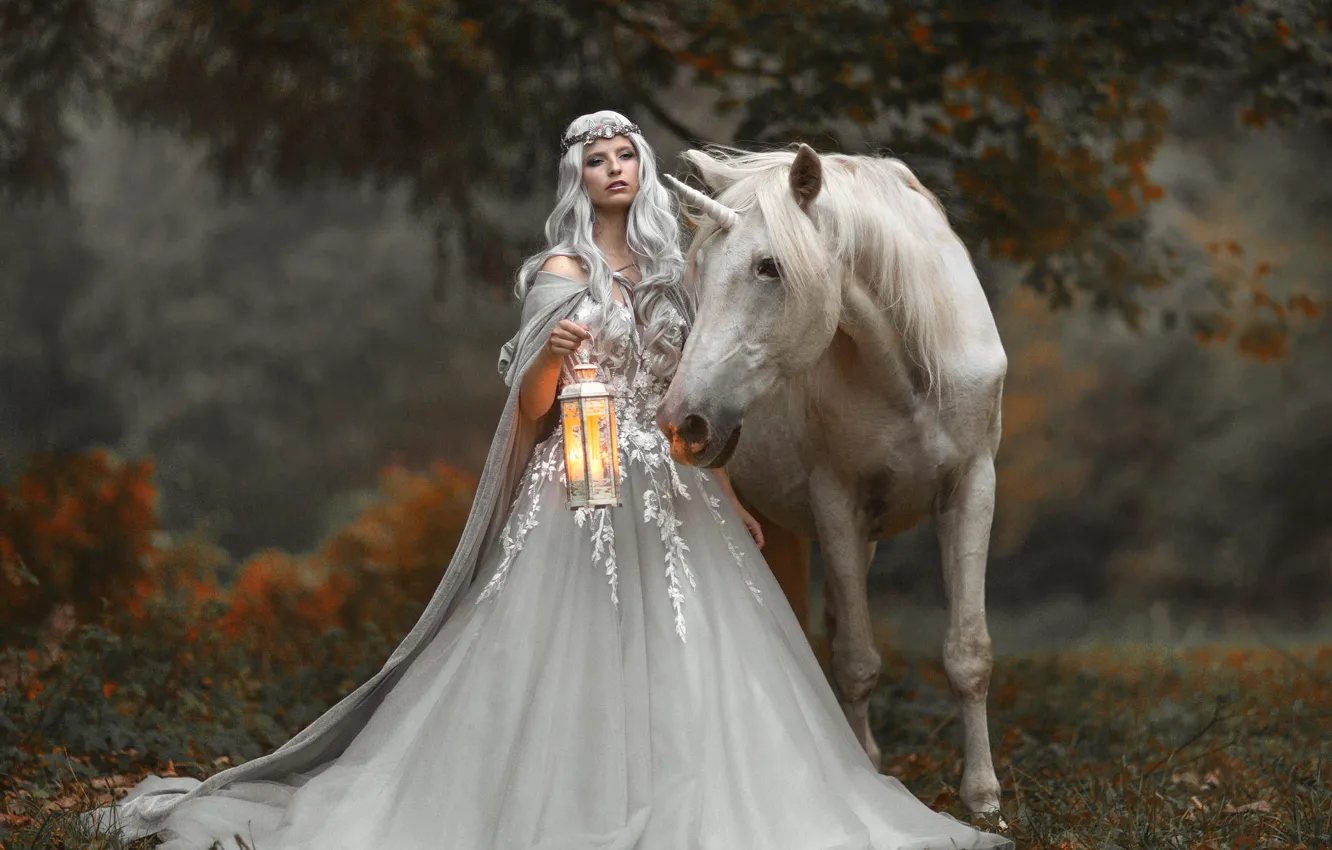 Фото обои осень, девушка, стиль, конь, лошадь, фэнтези, единорог, фонарь