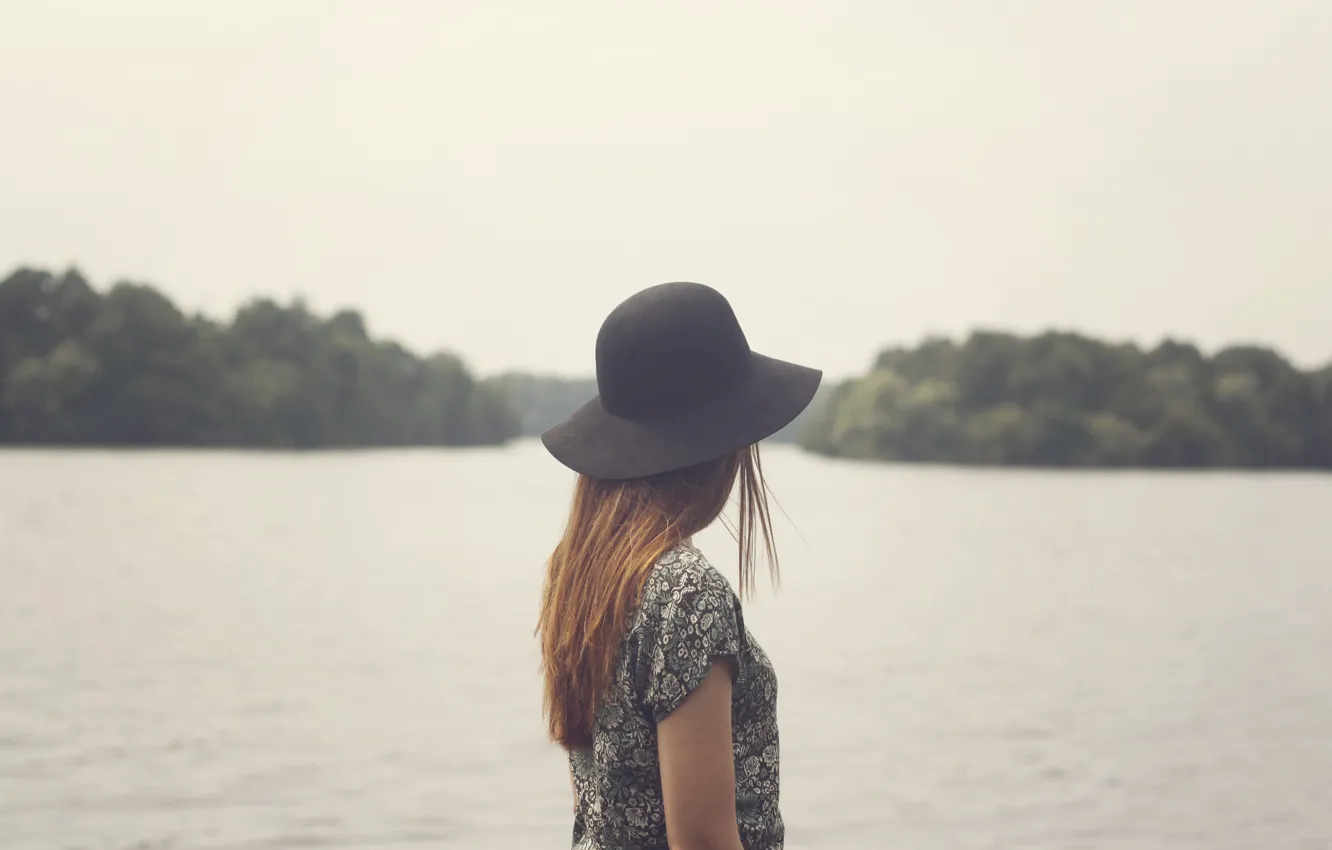 Фото обои girl, hat, lake, hair