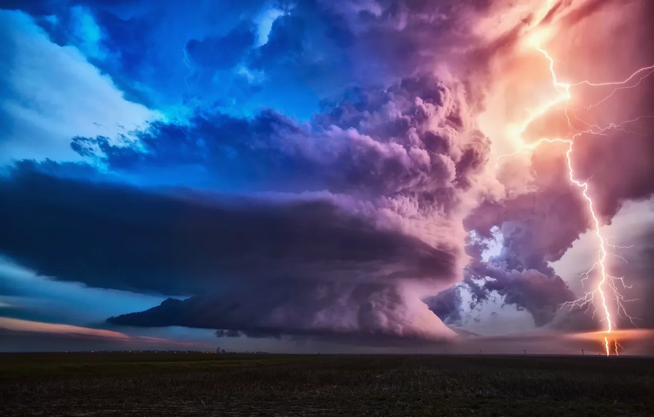 Фото обои поле, облака, тучи, шторм, молнии, молния, циклон