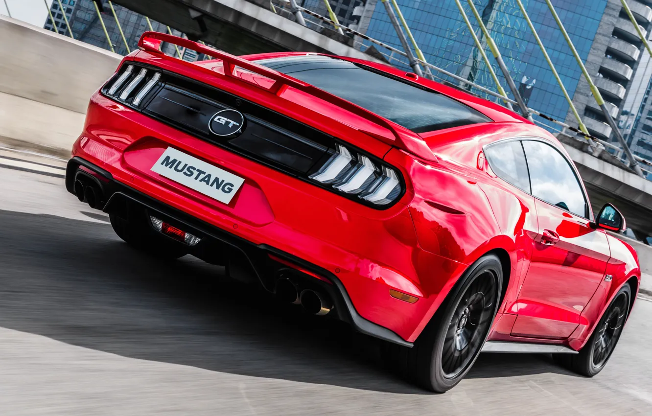 Фото обои красный, скорость, Ford, вид сзади, Fastback, 2018, Mustang GT