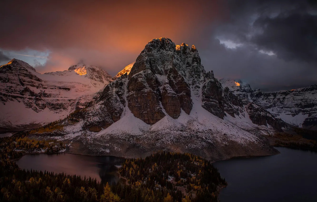 Фото обои снег, горы, берег, вершины, вечер, водоем