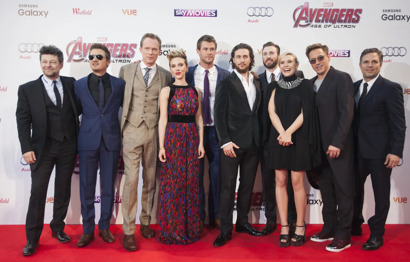 Фото обои Scarlett Johansson, актеры, Mark, Robert Downey Jr., Chris Hemsworth, Jeremy Renner, Chris Evans, Aaron Taylor-Johnson