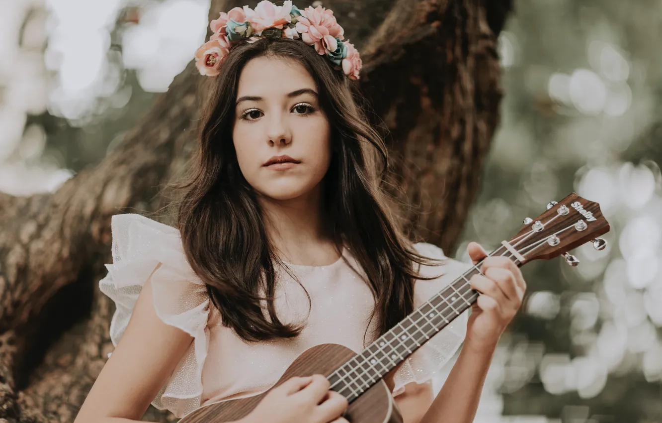 Фото обои взгляд, цветы, гитара, guitar, венок, flowers, beautiful girl, wreath