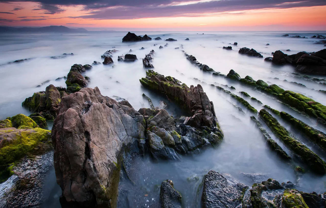 Фото обои море, закат, камни, хребет