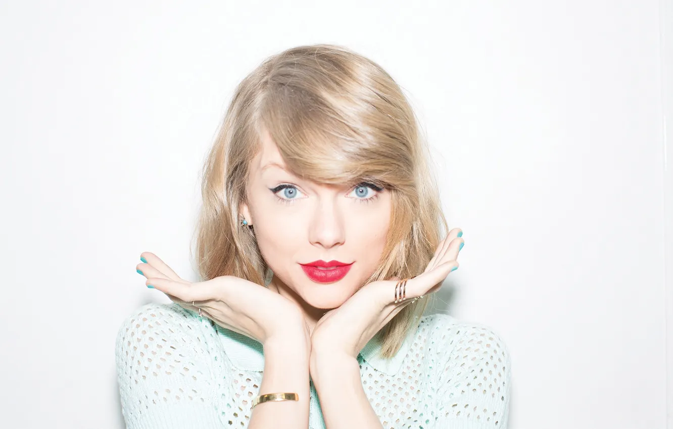 Фото обои взгляд, руки, макияж, прическа, блондинка, альбом, певица, Taylor Swift