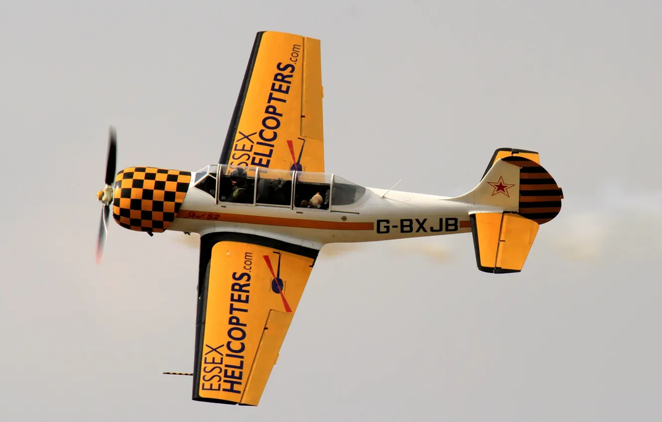 Фото обои небо, самолёт, советский, Як-52, Yak 52, спортивно-тренировочный