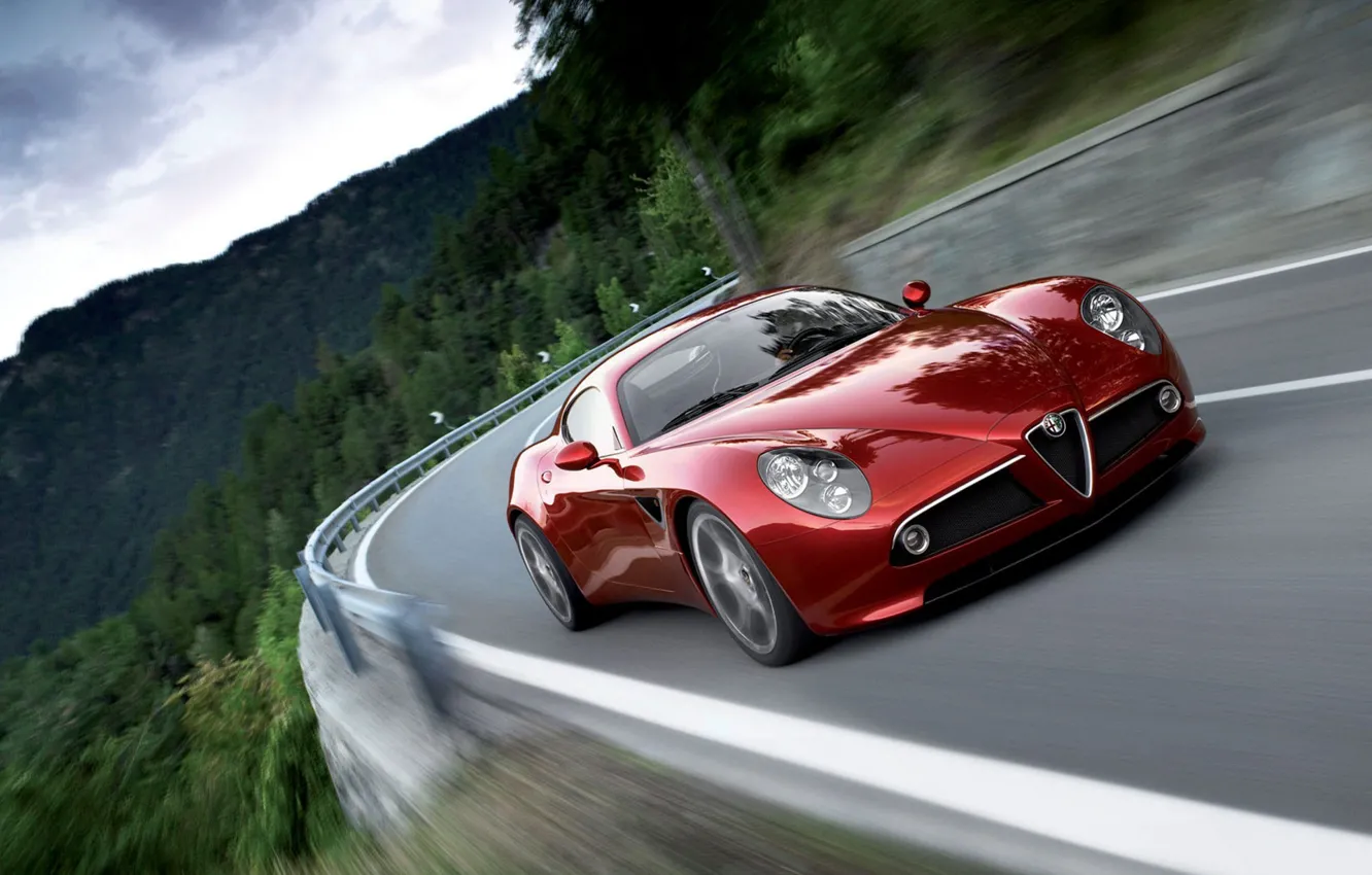 Фото обои дорога, горы, красный, скорость, Alfa Romeo 8С