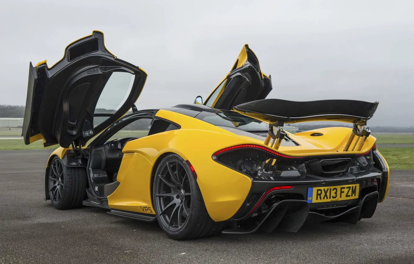 Фото обои McLaren, Желтый, Машина, Макларен, Двери, Суперкар, Yellow, Аэродром