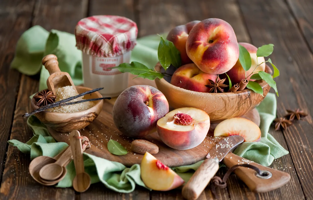 Фото обои посуда, сахар, доска, фрукты, натюрморт, корица, персики, ваниль