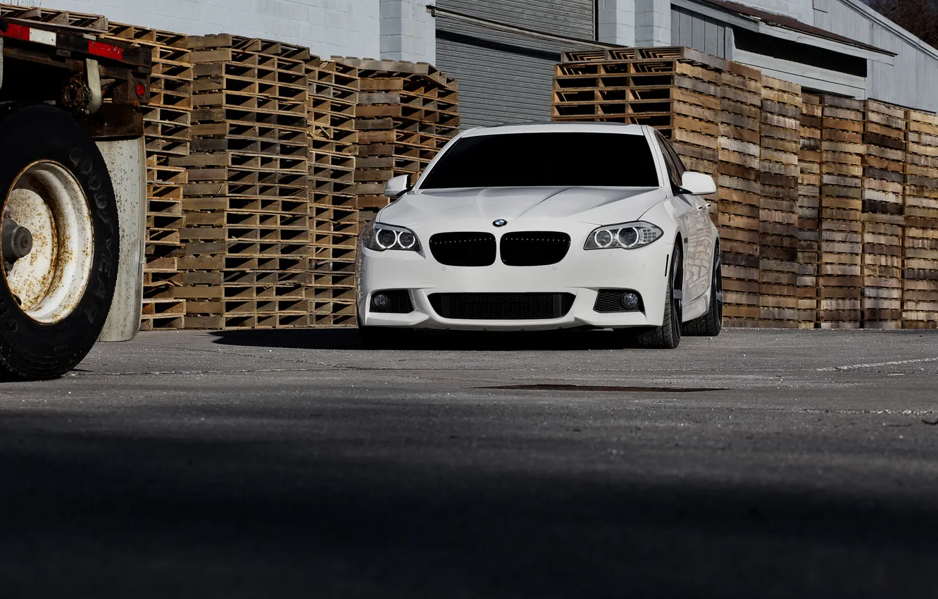 Фото обои BMW, white, F10, WHEELS, 5 Series, Vossen