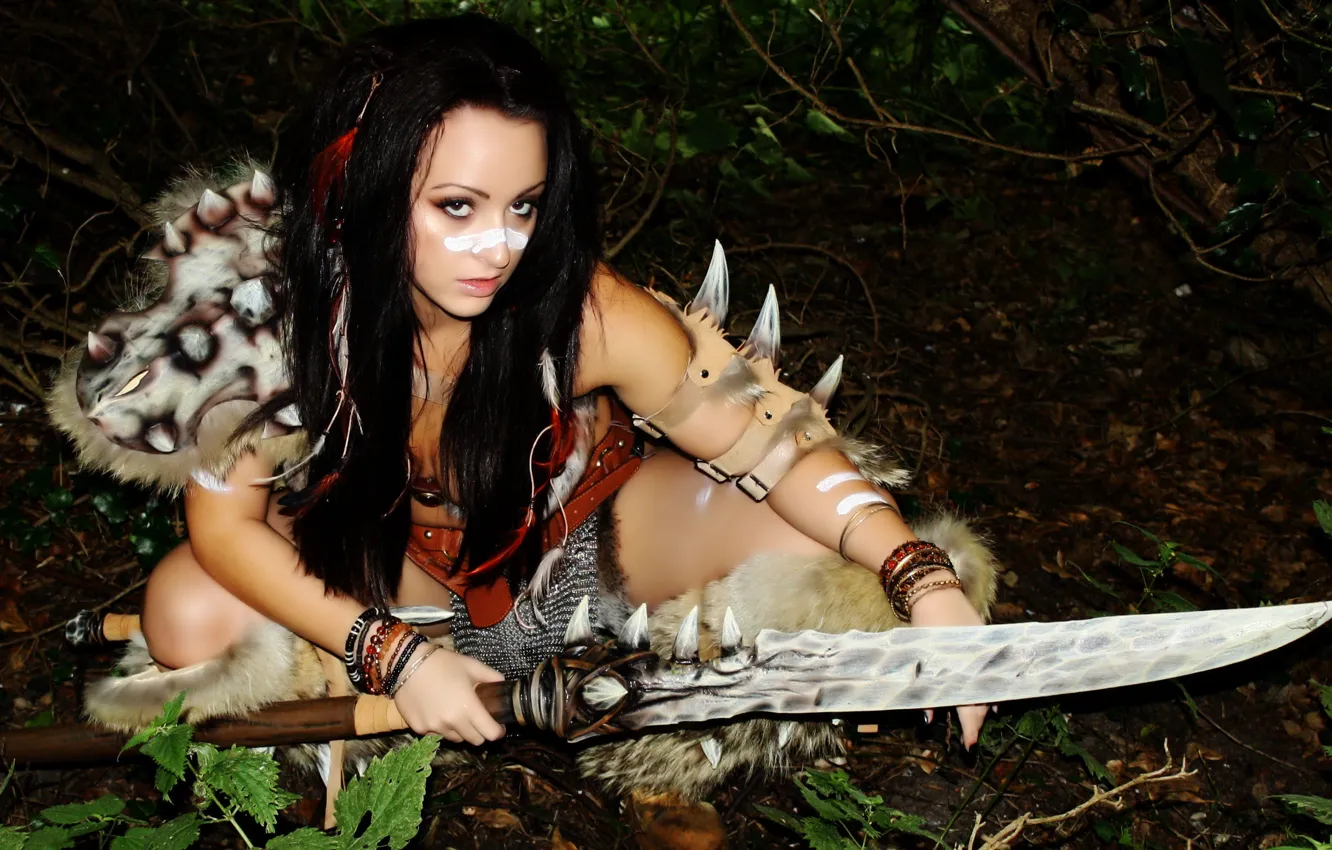 Фото обои взгляд, девушка, лицо, оружие, волосы, мех, косплей, barbarian