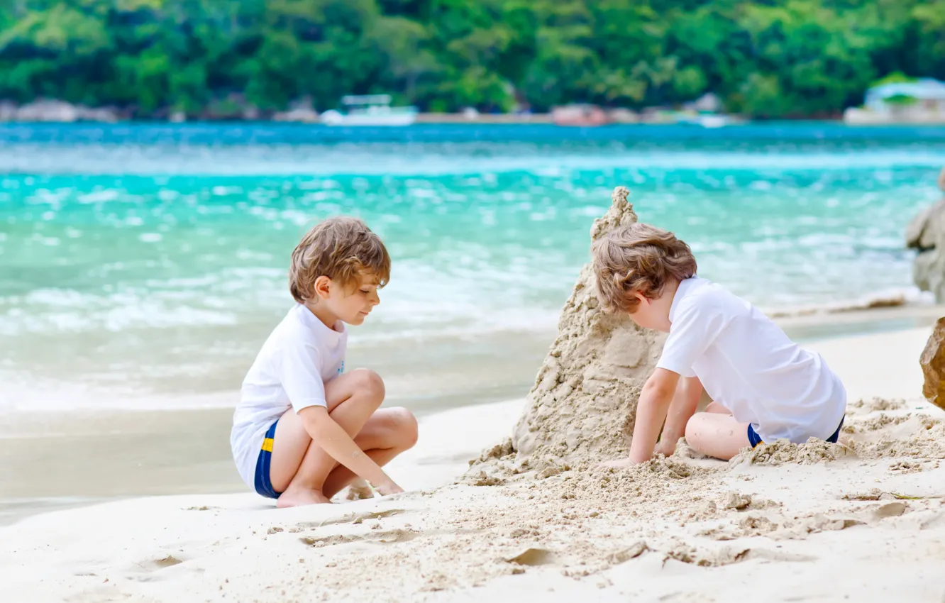 Фото обои песок, море, пляж, дети, beach, друзья, coast, мальчики