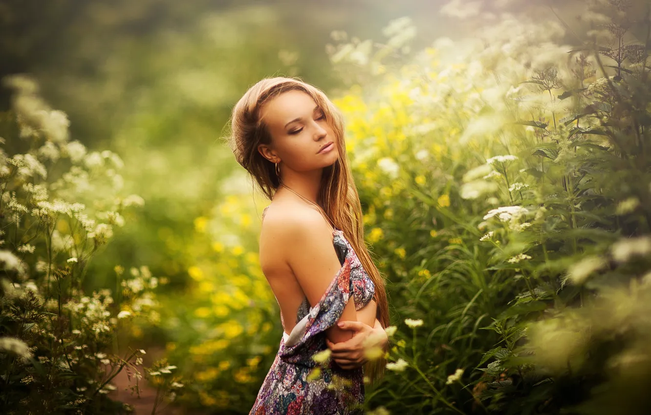 Фото обои девушка, мечты, природа, плечо, Karen Abramyan, summer sound