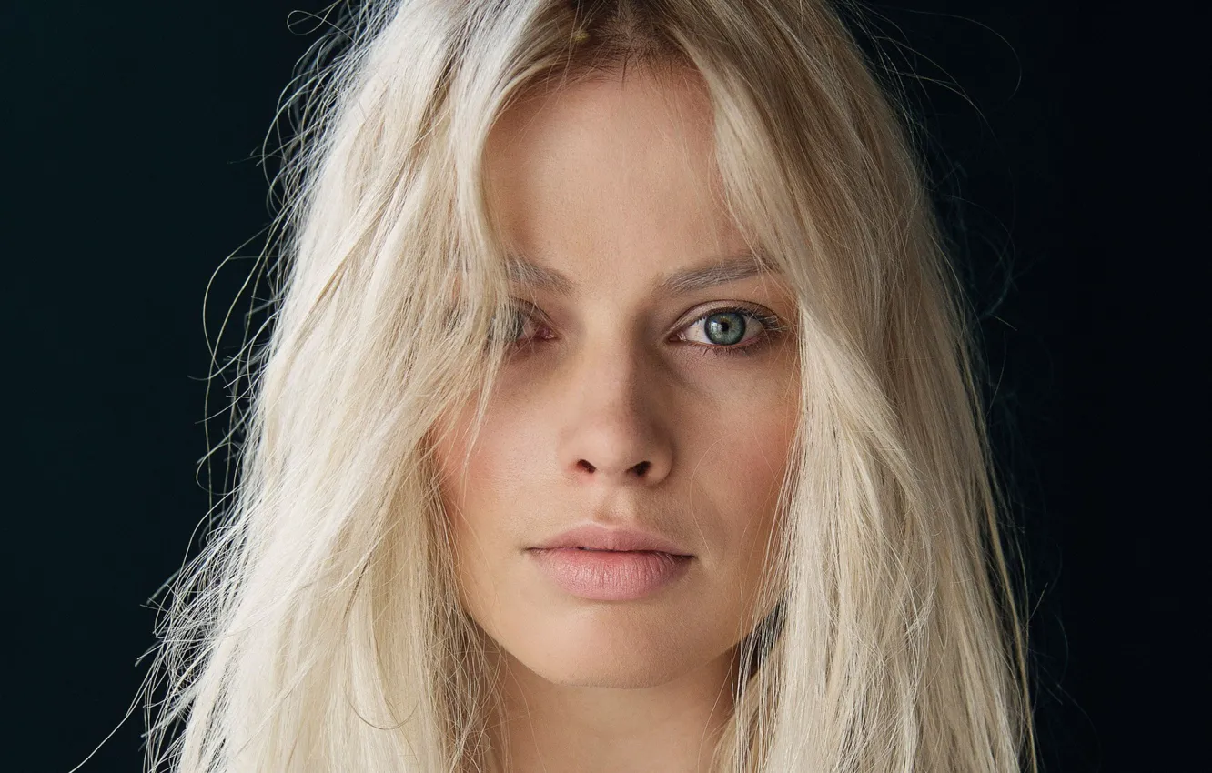 Фото обои взгляд, портрет, актриса, блондинка, черный фон, hair, look, pose