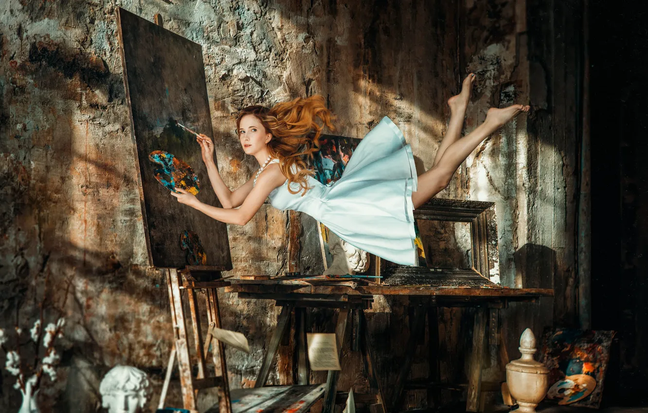 Фото обои взгляд, девушка, свет, полет, стена, ноги, краски, рама