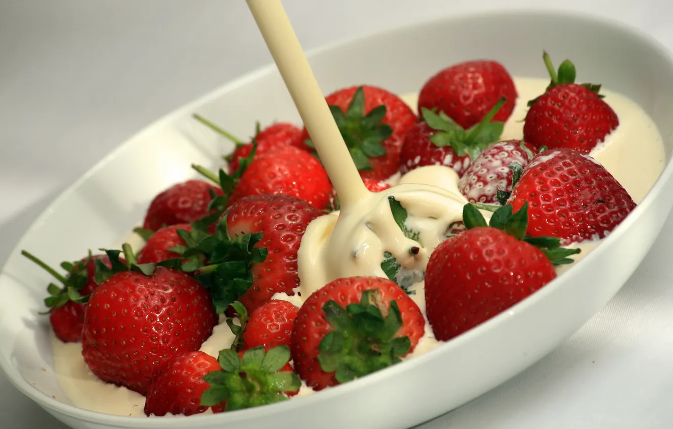 Фото обои berry, сливки, клубника, ягода, strawberry, milk