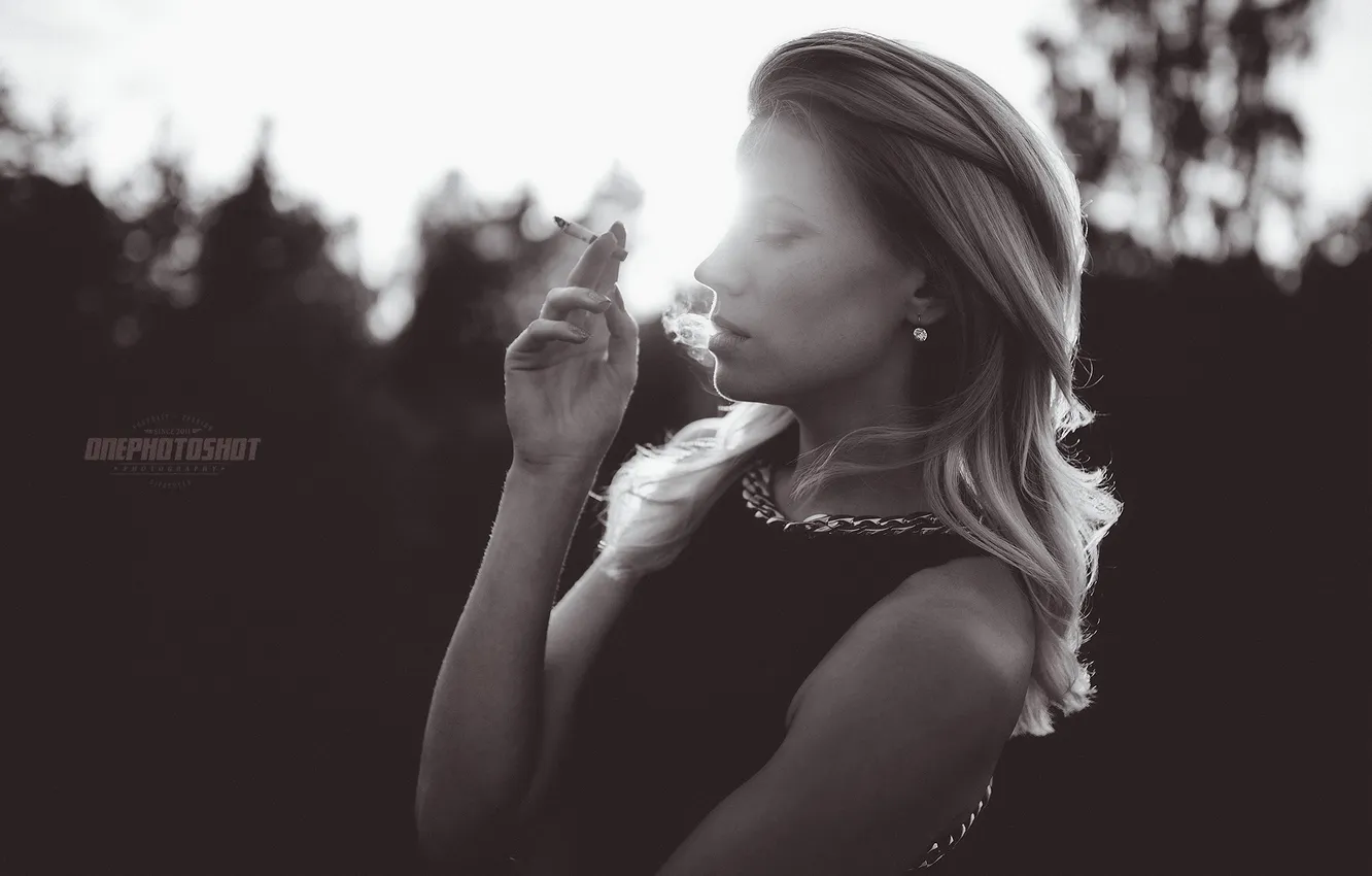 Фото обои дым, Девушка, сигарета