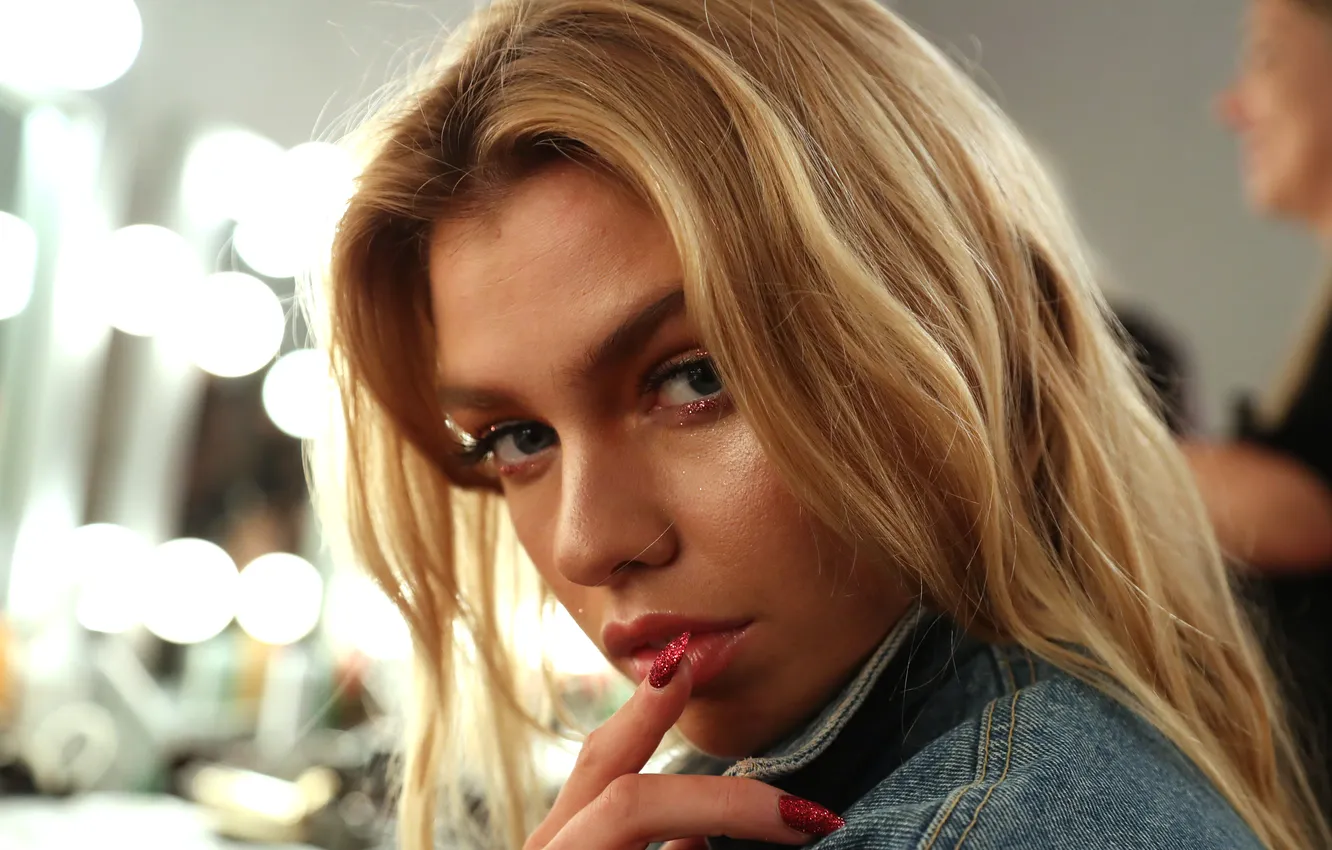 Фото обои взгляд, модель, блондинка, Stella Maxwell