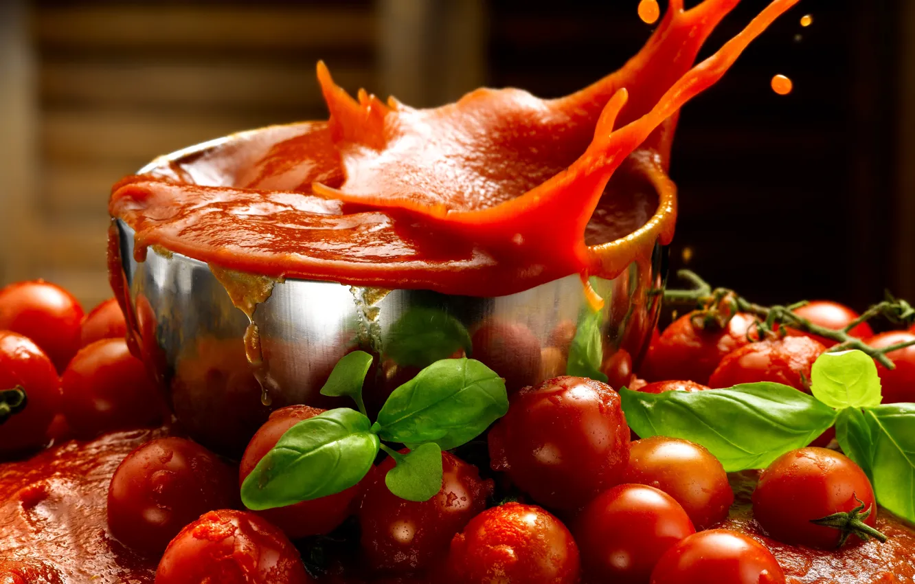 Фото обои листья, брызги, сок, чашка, красные, помидоры, томаты, боке